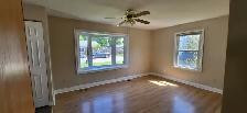 Cute 3 bdrm house in the Tree Streets with fridge, stove, washer - Photo 8