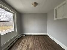 1st Month Free for this large 2 bdrm @ 136 Victoria St - Photo 5