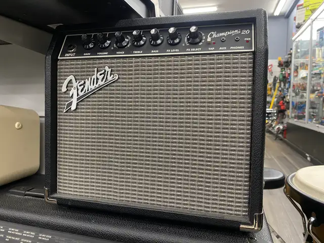 Fender Chapion 20 Amplifier