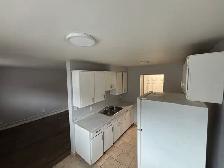 All inclusive 2 bedroom with balcony and on site laundry @ 121 A - Photo 4