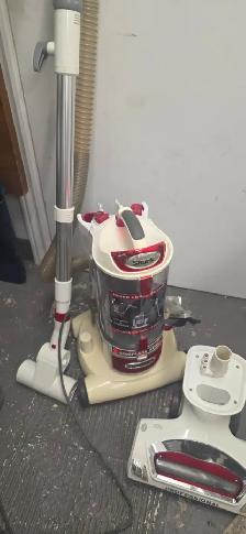 Shark Ninja Professional Rotator Lift Away Vacuum like New - Photo 2