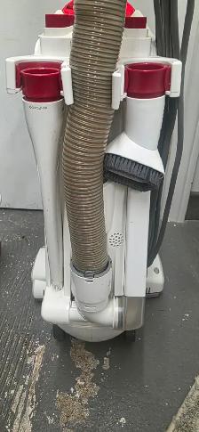 Shark Ninja Professional Rotator Lift Away Vacuum like New - Photo 3