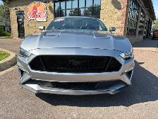 2020 Ford Mustang - Photo 2