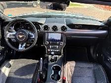2020 Ford Mustang - Photo 12