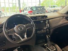 2019 Nissan Rogue SV SV|Accident Free|lot's of Service History - Photo 12