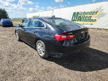 2018 Chevrolet Malibu - Photo 3