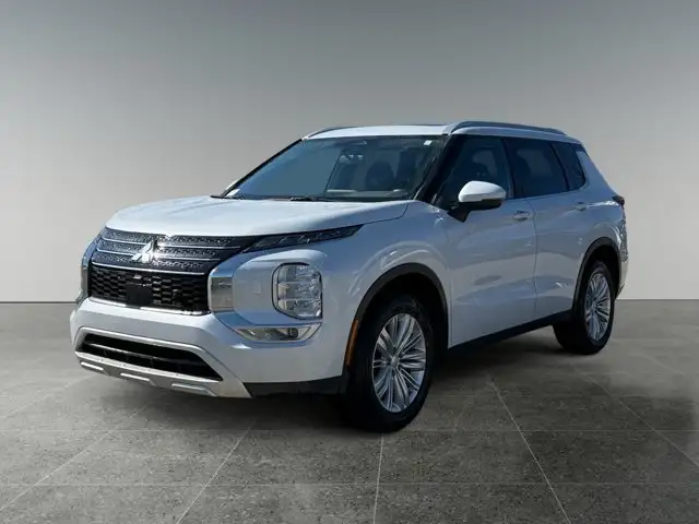2023 Mitsubishi Outlander SE