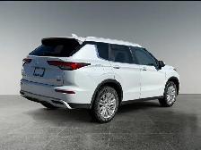 2023 Mitsubishi Outlander SE - Photo 7