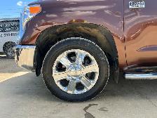 2016 Toyota Tundra Platinum CrewMax 5.7L V8 Crew Cab | Sunroof | - Photo 11