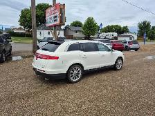 2012 Lincoln MKT - Photo 2