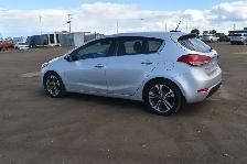 2016 Kia Forte 5-Door EX - Photo 2