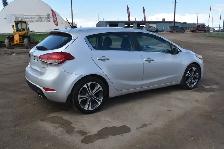 2016 Kia Forte 5-Door EX - Photo 3