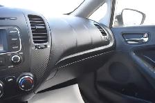 2016 Kia Forte 5-Door EX - Photo 12
