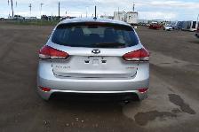 2016 Kia Forte 5-Door EX - Photo 17