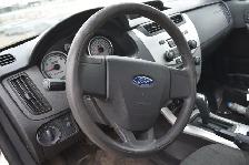 2010 Ford Focus SE Sedan - Photo 9