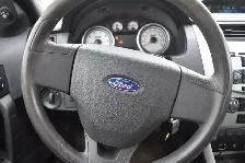 2010 Ford Focus SE Sedan - Photo 11