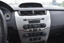 2010 Ford Focus SE Sedan - Photo 12