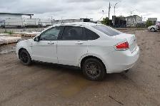 2010 Ford Focus - Photo 2