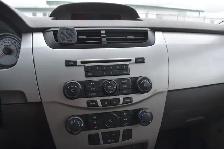 2010 Ford Focus - Photo 12