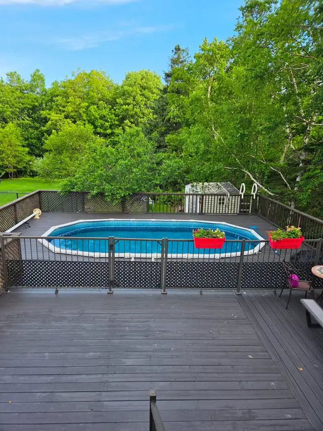 PISCINE 12' X 24' $1800 negociable