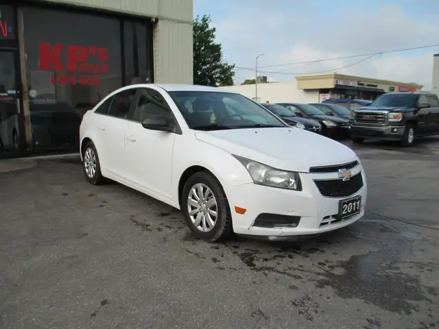 2011 Chevrolet Cruze LS  w/1SB ONLY 108,000KMS!!!