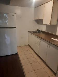 3 1/2 BASEMENT APARTMENT FOR RENT - Photo 2