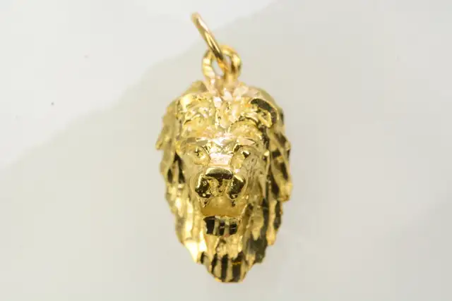 10K LION PENDANT