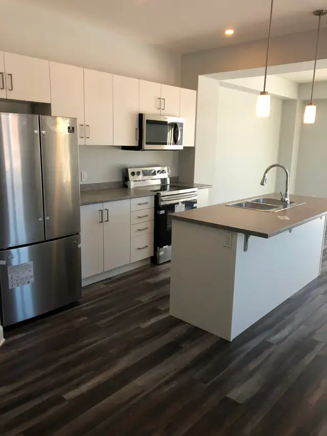 1243 Max Cr 3 br/2.5 bth semi. Great location $2700