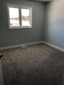 1243 Max Cr 3 br/2.5 bth semi. Great location $2700 - Photo 2