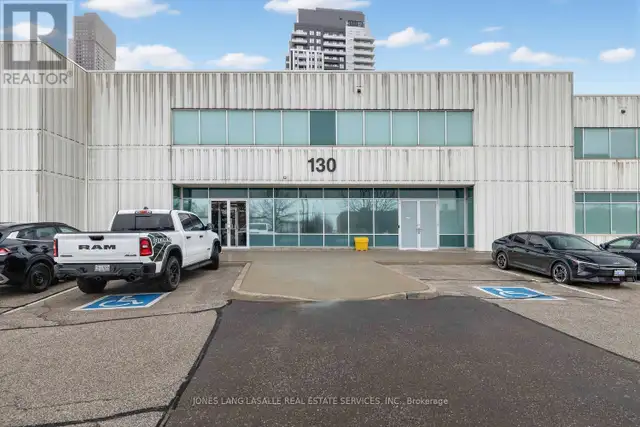 48,682 SF Vaughan Warehouse Sublease | 4 Docks | 24