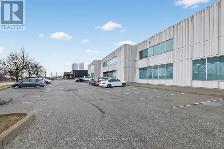48,682 SF Vaughan Warehouse Sublease | 4 Docks | 24 - Photo 3