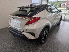 2022 Toyota C-HR XLE PREMIUM, - Photo 3