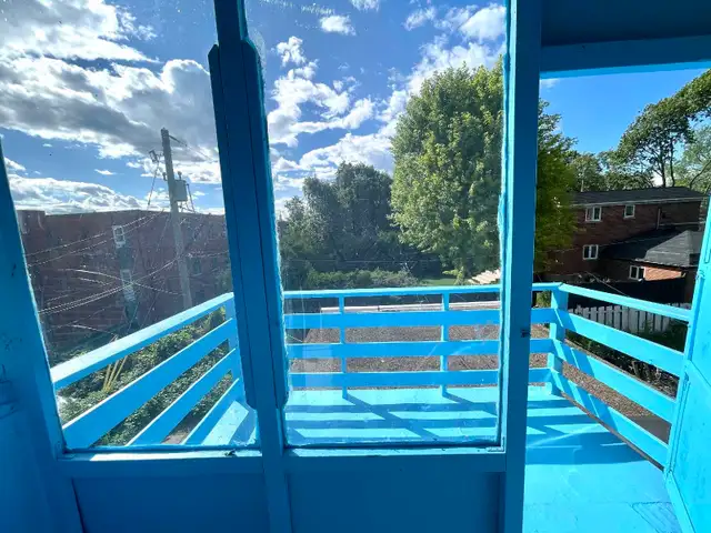 Best location 5 1/2 room du college duplex