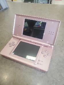 Nintendo DS Lite in Metallic Rose - Photo 2
