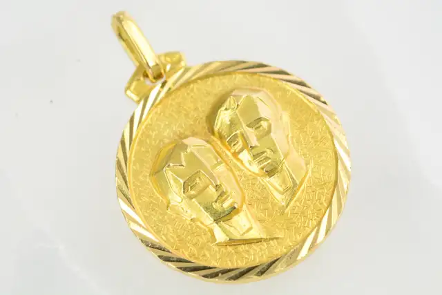 10K GEMINI PENDANT