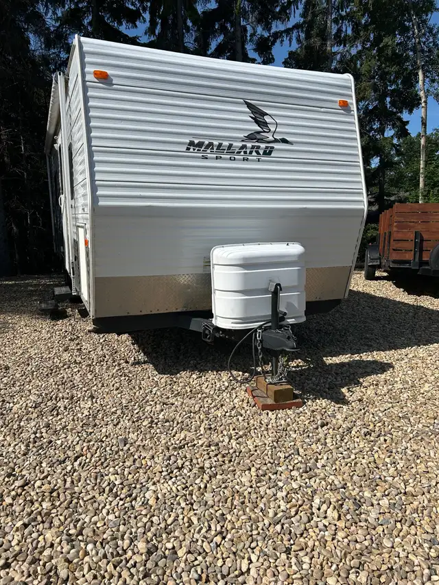 2008 26 ft Mallard Sport Travel Trailer