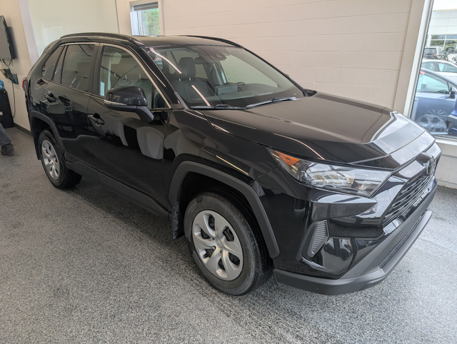 2021 Toyota RAV4 LE AWD,