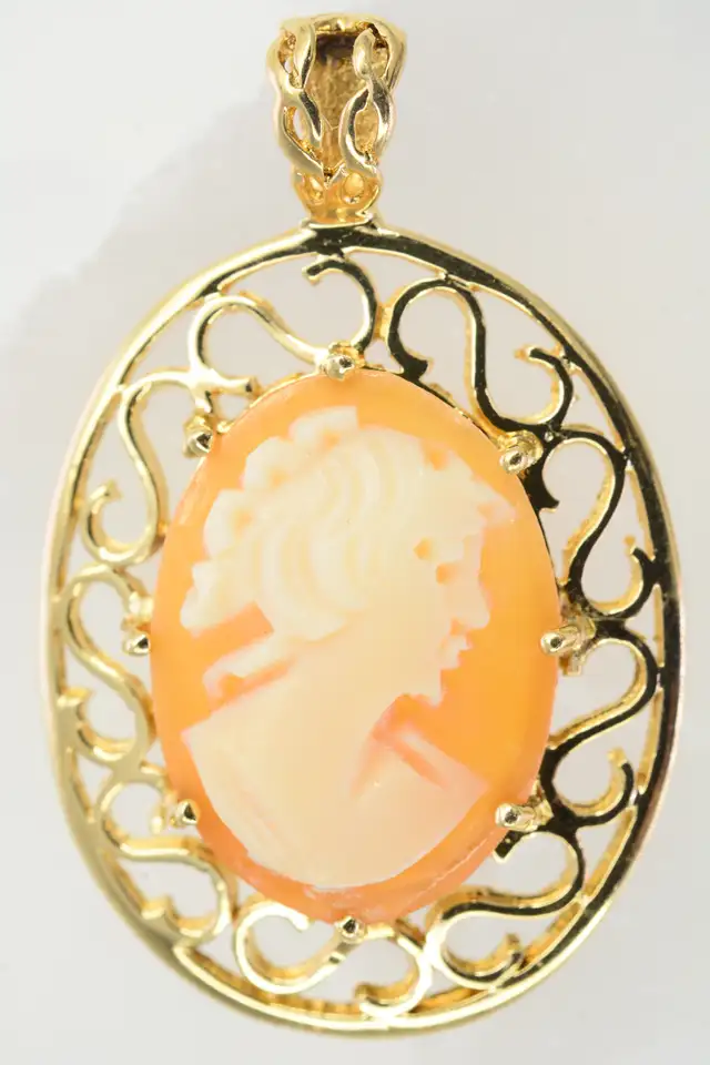 10K CAMEO PENDANT