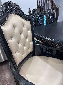 Elegant Solid Wood Dining Table Set – Good Quality – Brampton - Photo 2