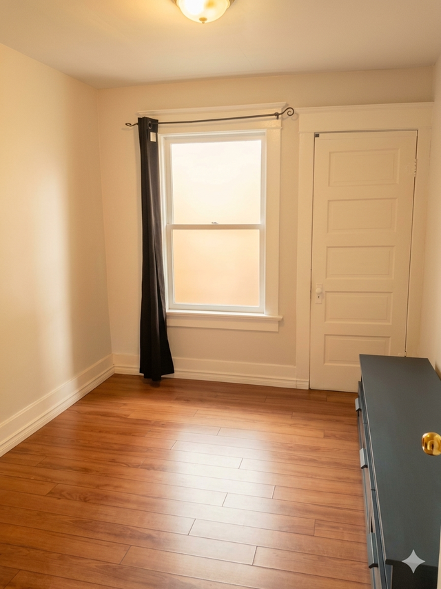INCL. UTI ! (DOWNTOWN) Private ROOM with DECK, Furnished @ 2-bdr
