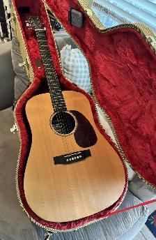 MARTIN ELEC. ACOU. GUITAR