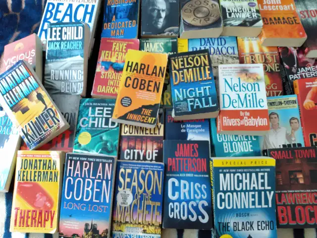 BOOKS PAPERBACK THRILLERS $1.50