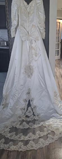 Wedding Dress - Photo 2