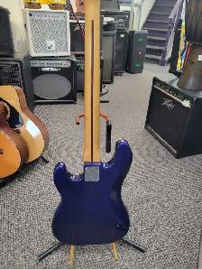 Squier P-Bass 4 String by Fender - Photo 6