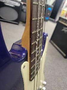 Squier P-Bass 4 String by Fender - Photo 8