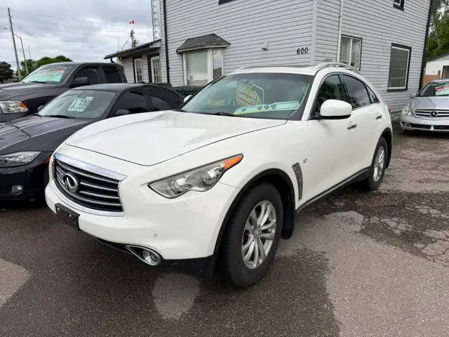 2016 INFINITI QX70 SUV