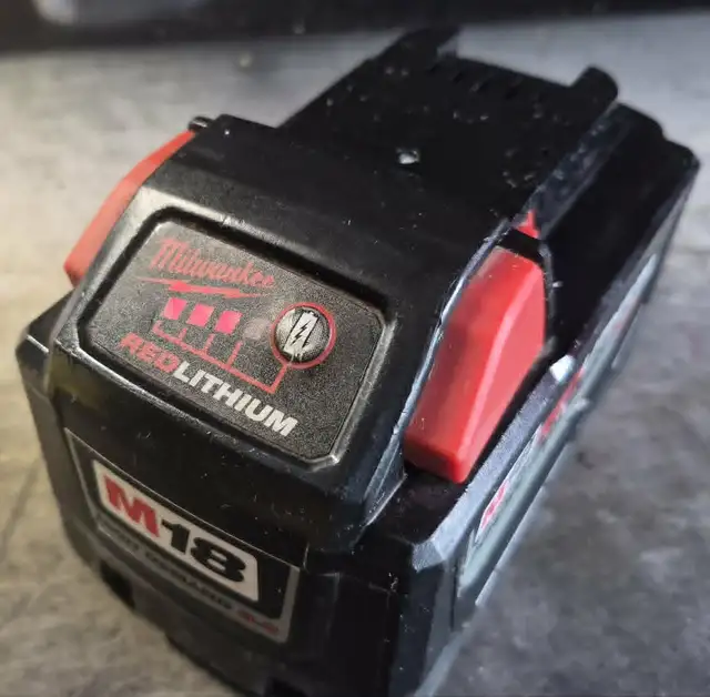 GENUINE MILWAUKEE M18 9.0AH HIGH DEMAND BATTERY (48-11-1890) $85