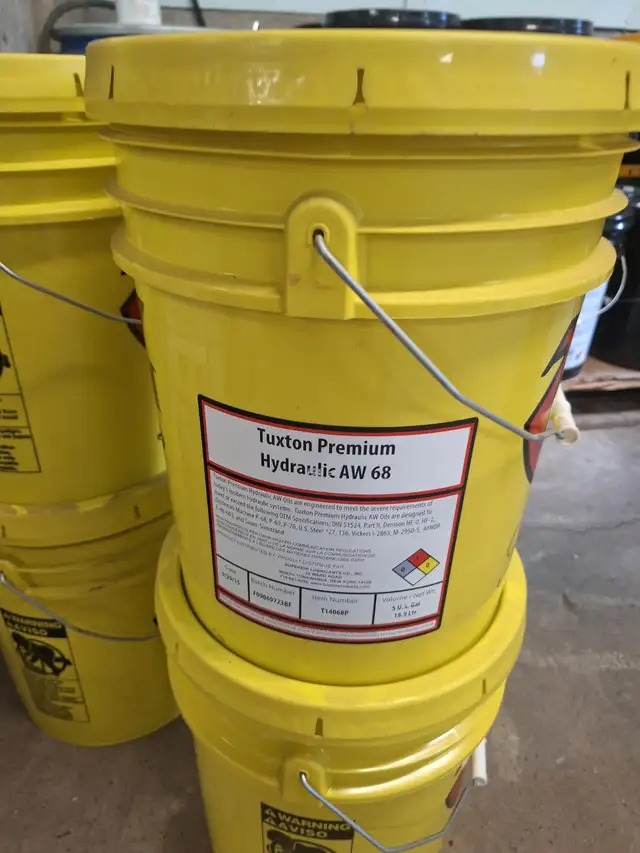 Tuxton AW68  Hydraulic Oil