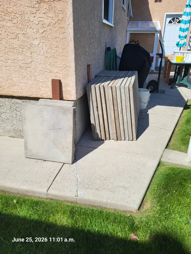 CONCRETE SLABS/PAVERS 24'x30'