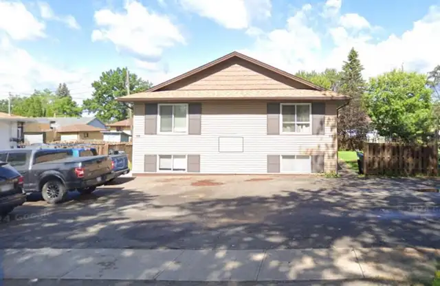 NEWER 2 BDRM UPPER APT. IN A 4-PLEX - AVAIL. AUG. 1st